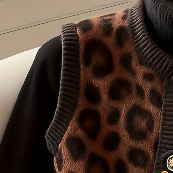 Leopard Print Sleeveless Vest - Picture 4 of 5